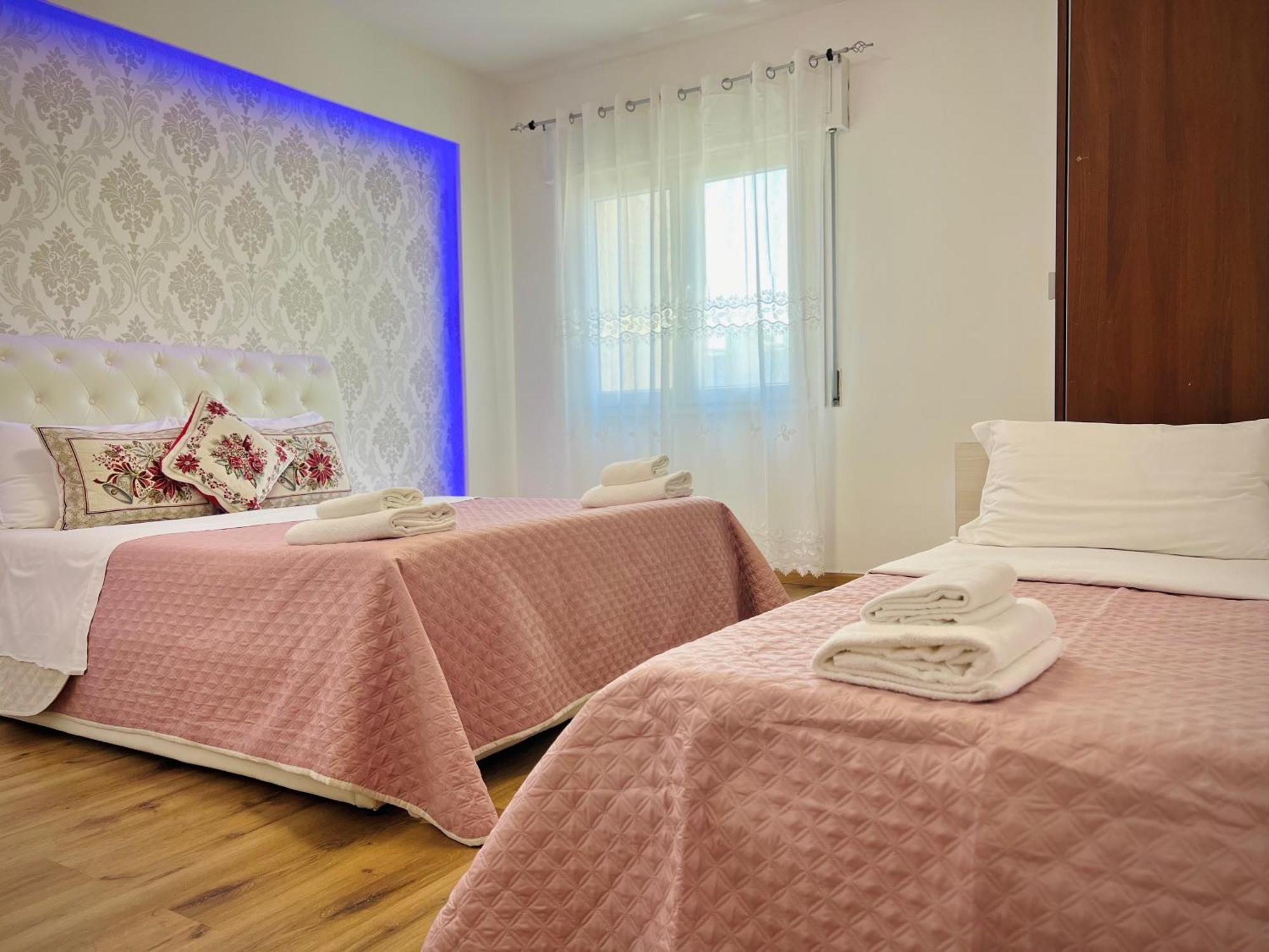 Blue Deluxe Bed & Breakfast *